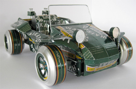 废旧易拉罐和细铁丝 纯手工打造汽车模型