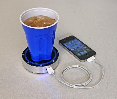 用热咖啡给iPhone充电